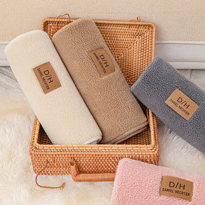 Varda Bankhoes | Luxe Sherpa Fleece, Antislip en Makkelijk Onderhoud | Bescherm je bank -- en hou 'm mooi.